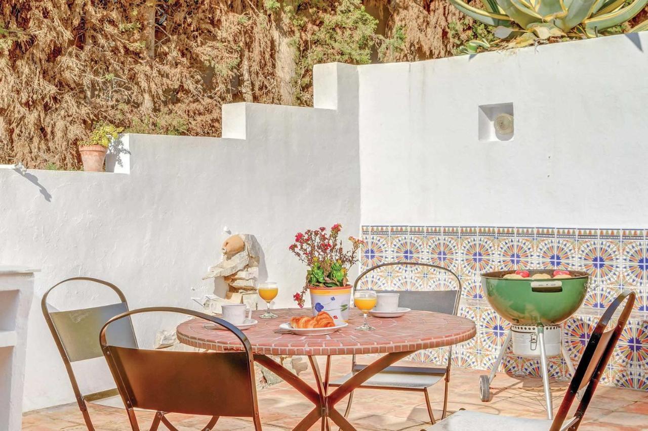 Private Heated Pool, Jacuzzi & 1225M2 Garden In Villa Cipreses Frigiliana Exterior photo