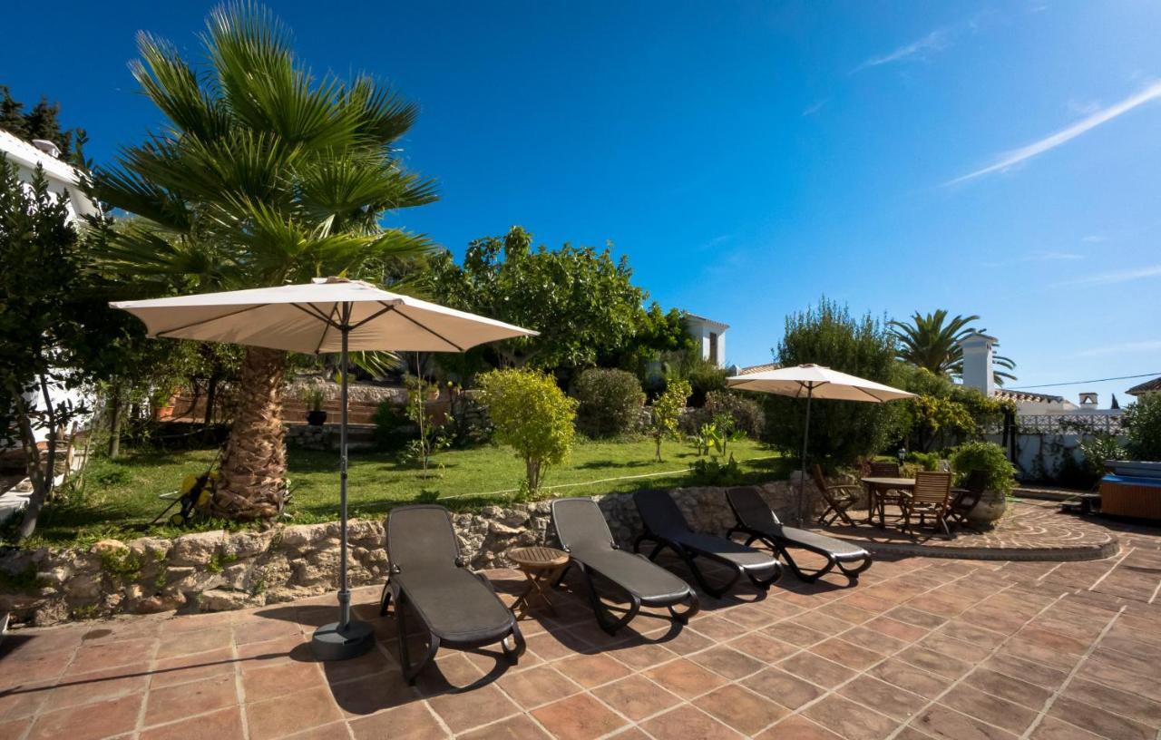 Private Heated Pool, Jacuzzi & 1225M2 Garden In Villa Cipreses Frigiliana Exterior photo