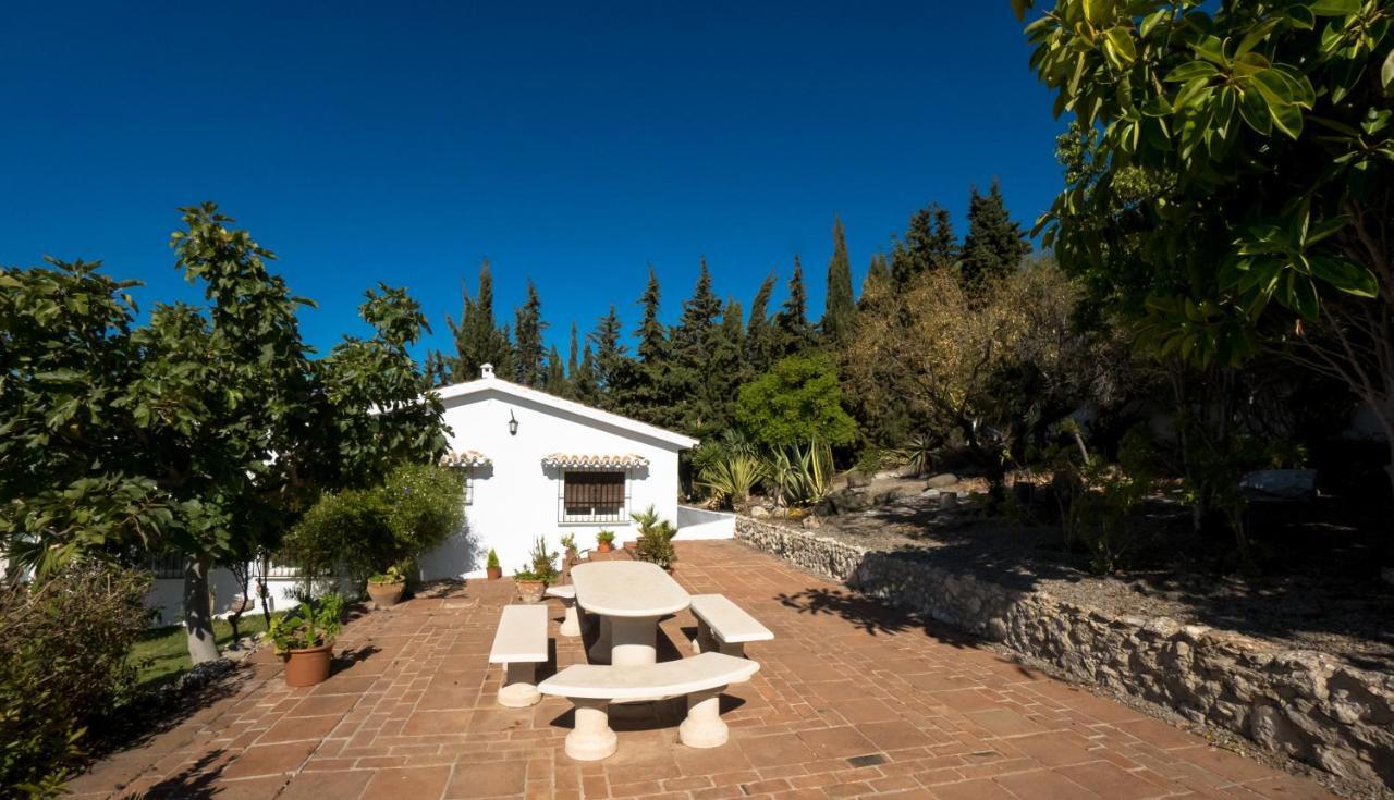 Private Heated Pool, Jacuzzi & 1225M2 Garden In Villa Cipreses Frigiliana Exterior photo