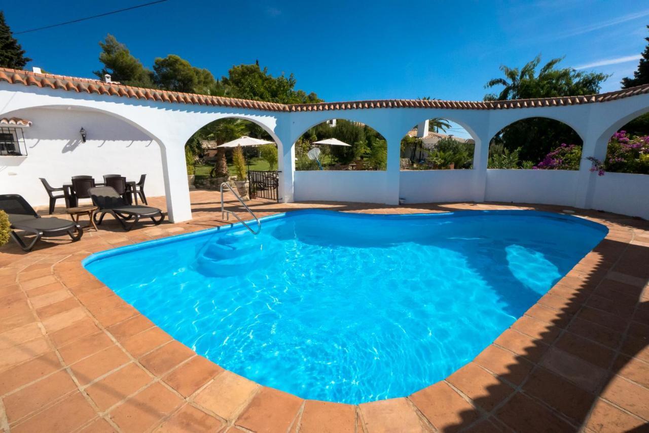 Private Heated Pool, Jacuzzi & 1225M2 Garden In Villa Cipreses Frigiliana Exterior photo