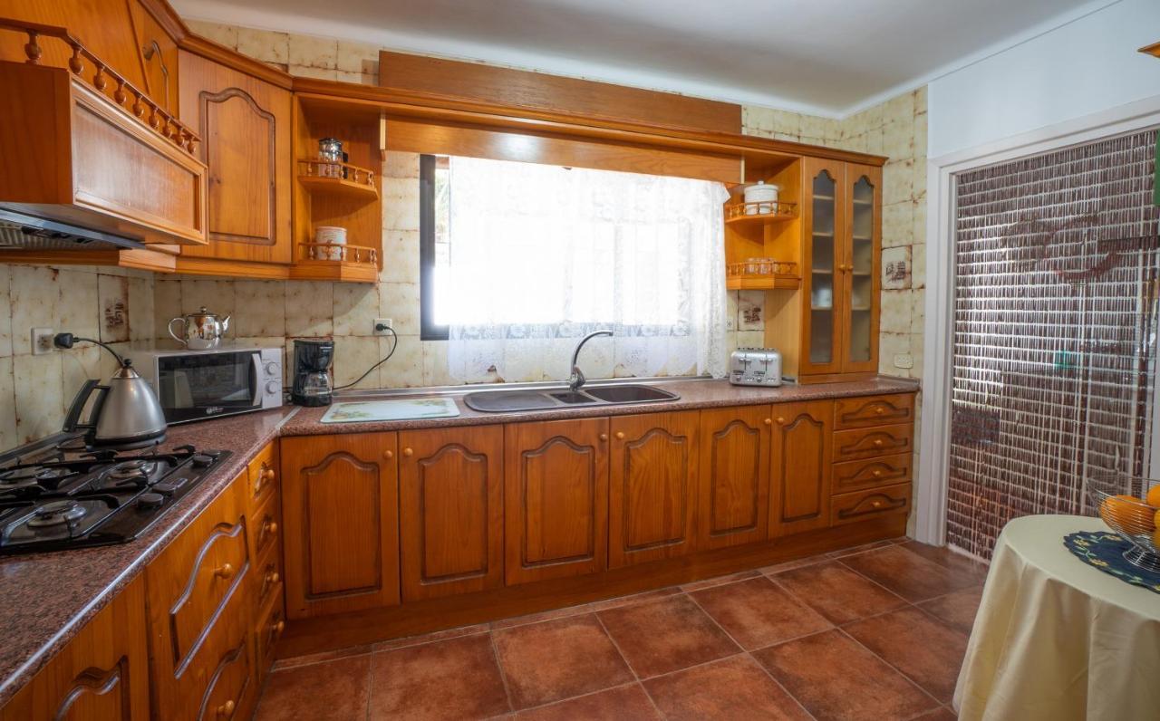 Private Heated Pool, Jacuzzi & 1225M2 Garden In Villa Cipreses Frigiliana Exterior photo